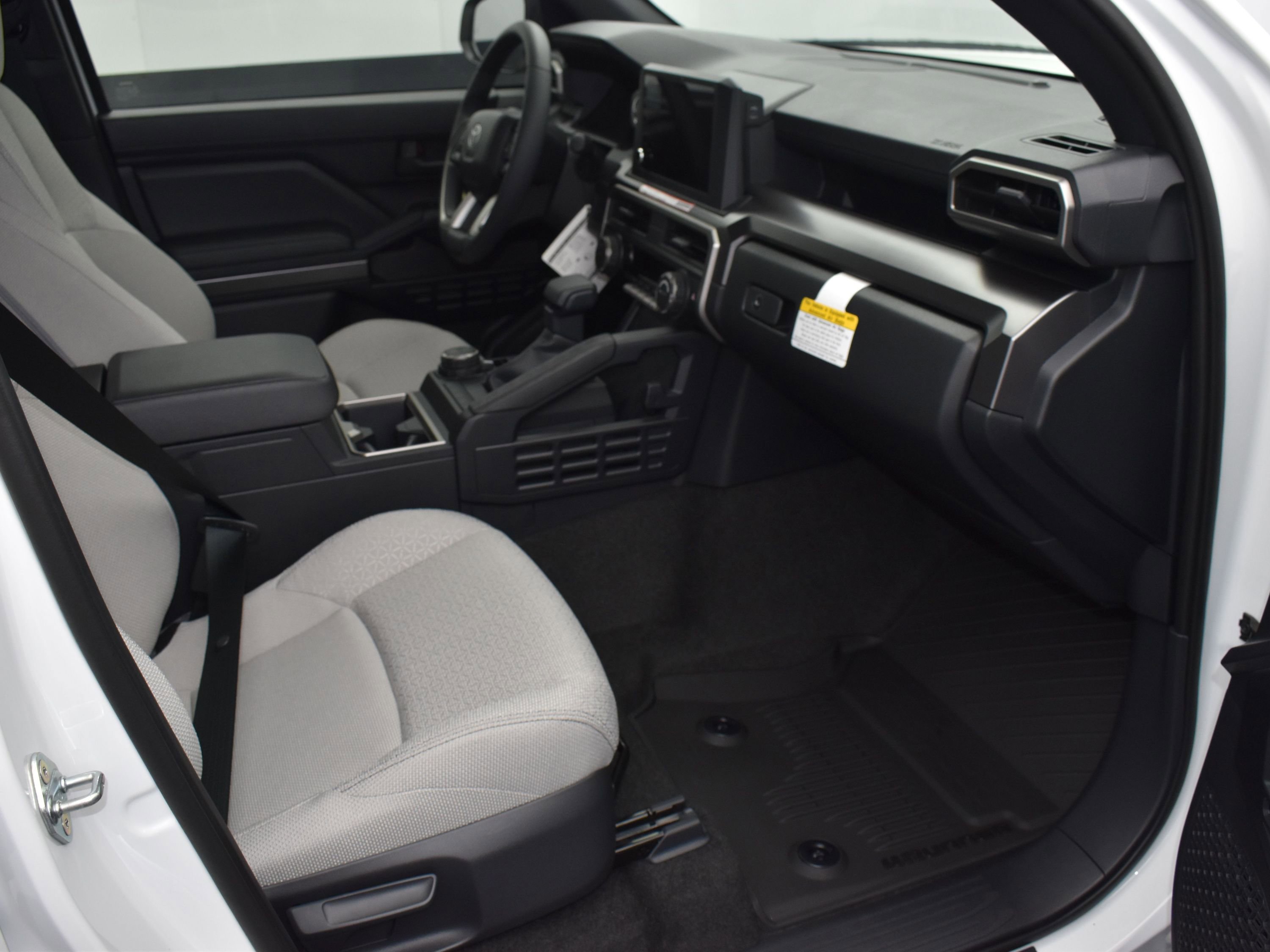 Used 2025 Toyota 4Runner SR5 AWD/4WD image 11