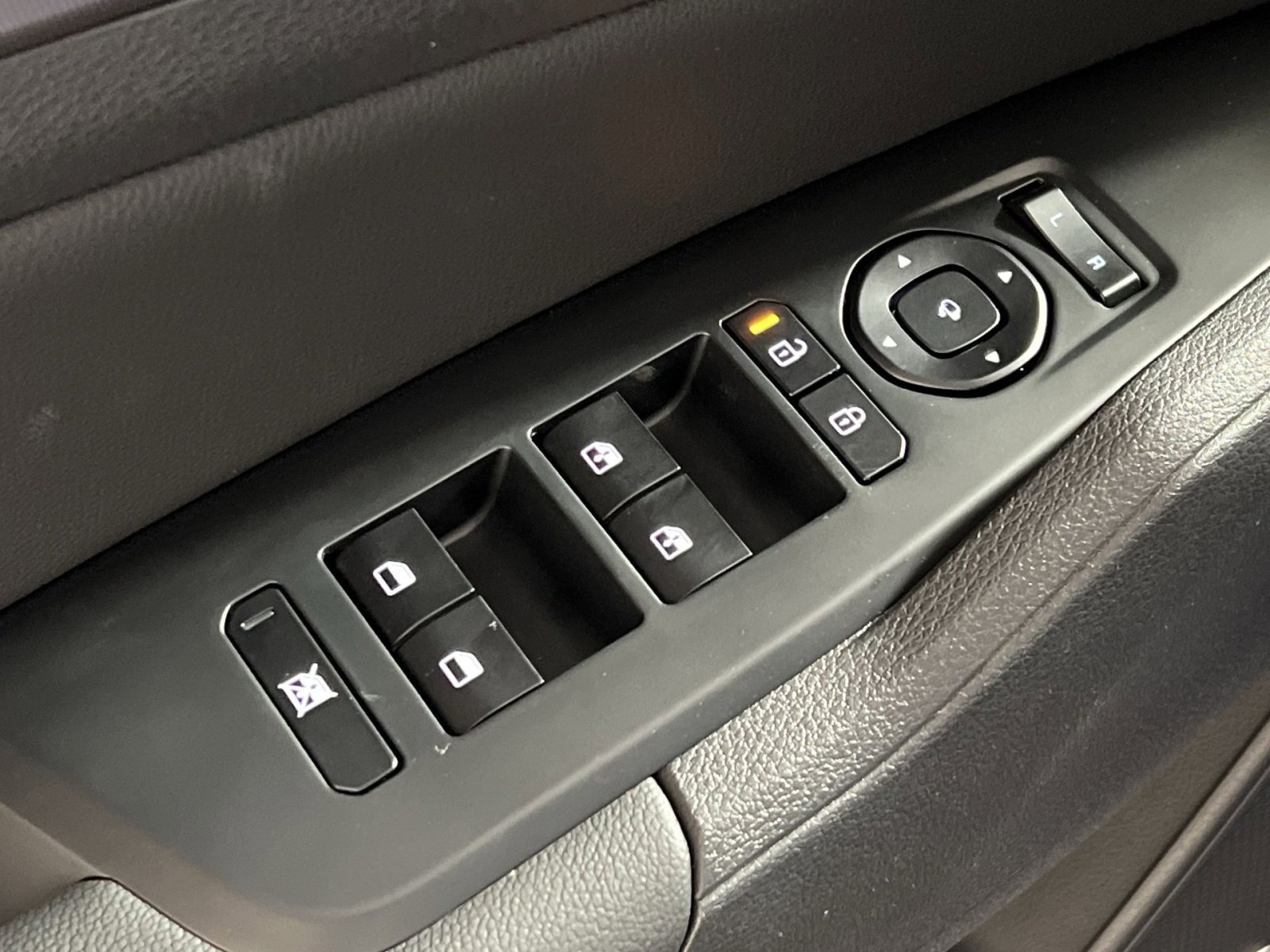 New 2026 Kia Sportage SX image 13