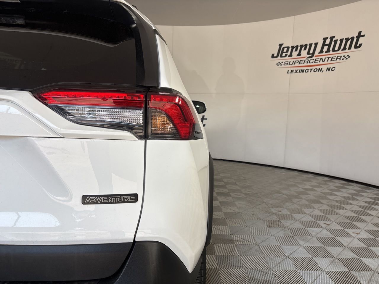 Used 2023 Toyota RAV4 Adventure image 32