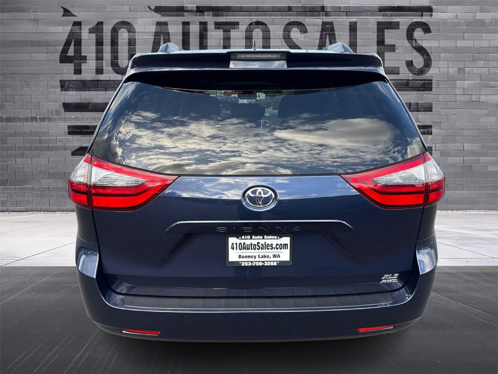 Used 2020 Toyota Sienna XLE AWD/4WD image 4