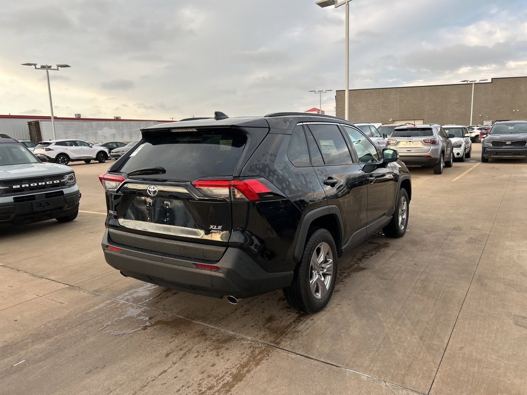 Used 2022 Toyota RAV4 XLE image 3