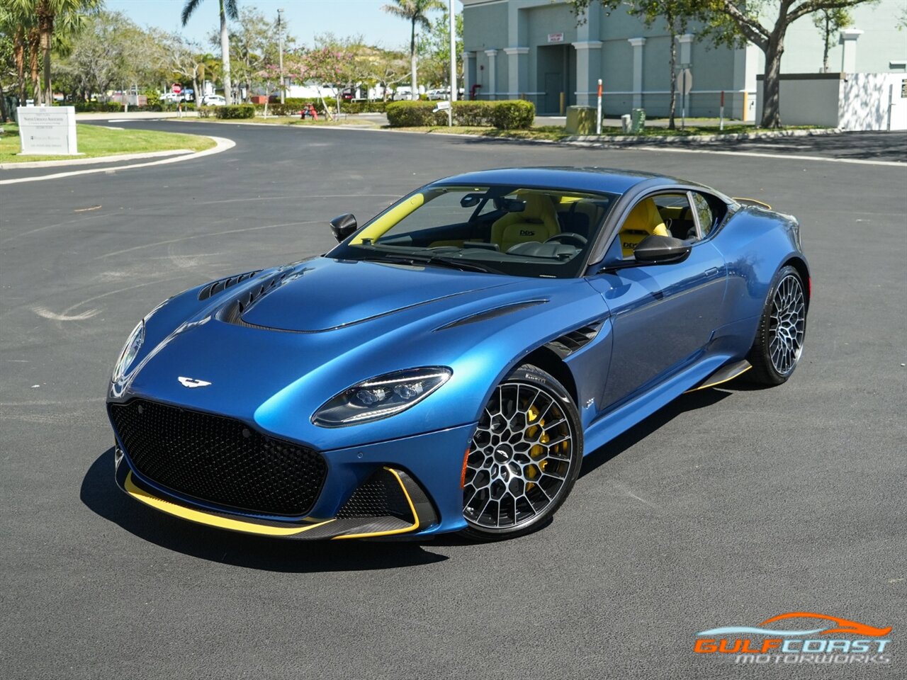 Used 2023 Aston Martin DBS Coupe RWD image 12