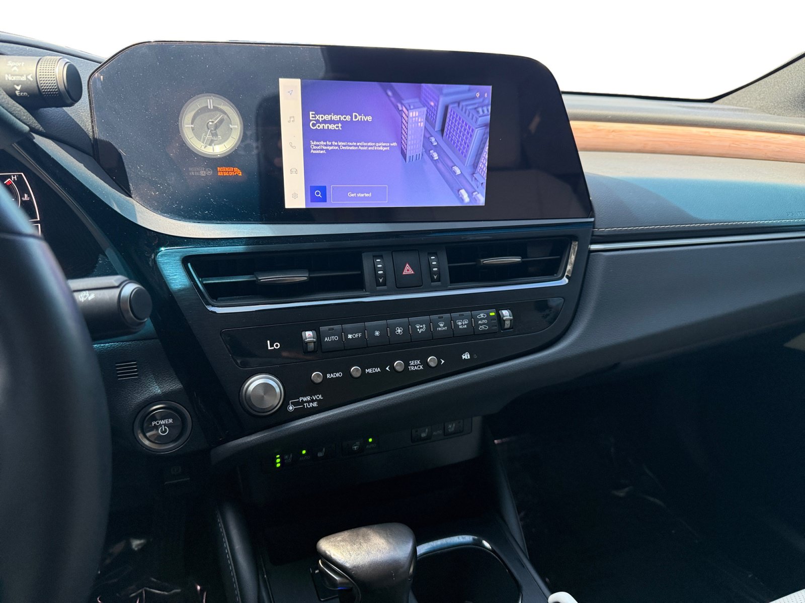 Used 2025 Lexus ES 300h w/ Premium Package FWD image 12