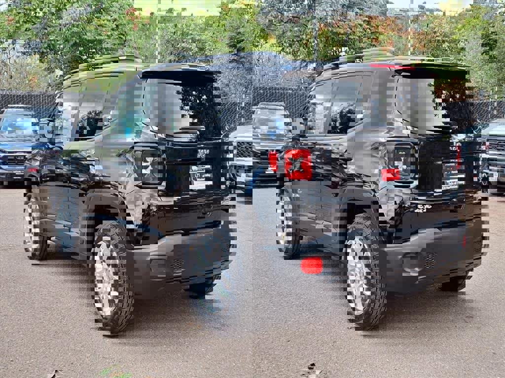 Used 2018 Jeep Renegade Latitude image 7