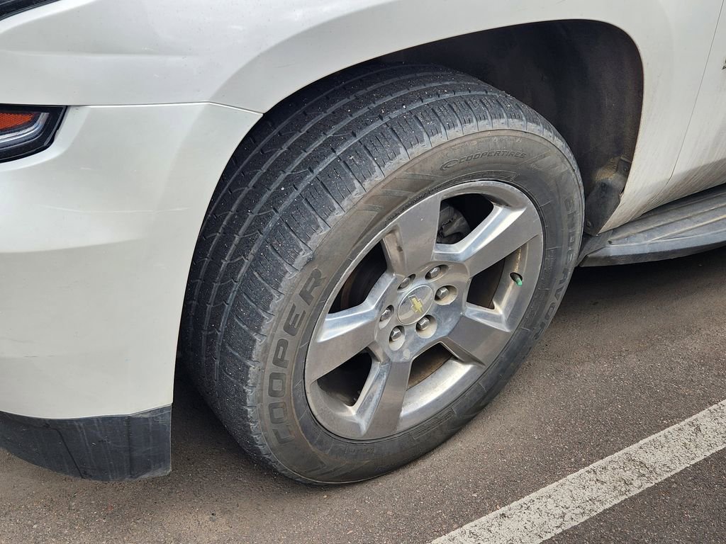 Used 2017 Chevrolet Suburban LT image 7