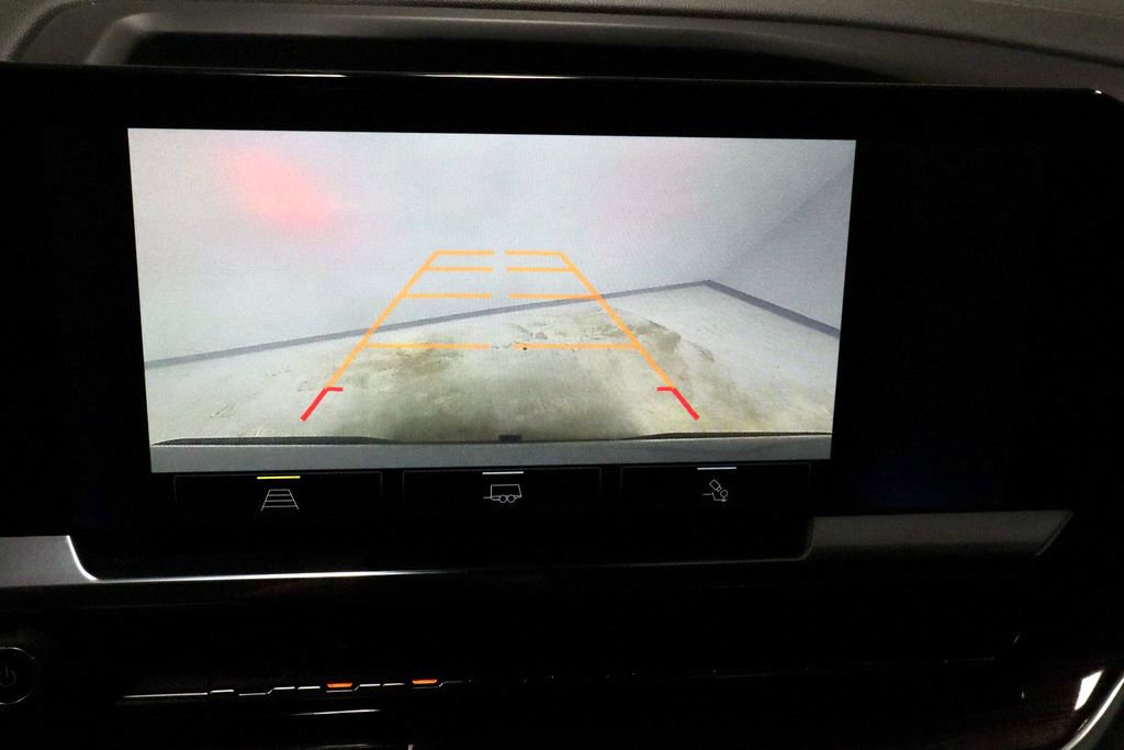 Used 2025 Chevrolet Silverado 1500 LT Trail Boss w/ Convenience Package II image 2