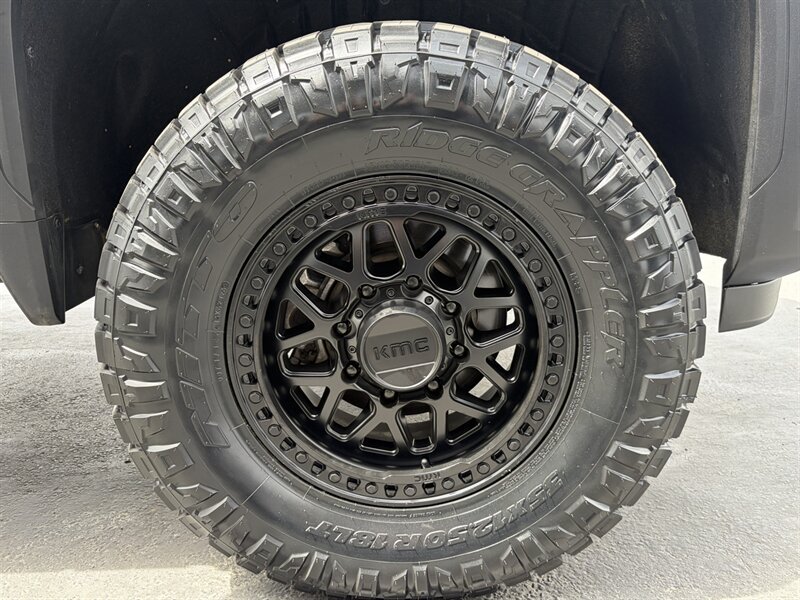 Used 2025 GMC Sierra 2500 AT4 AWD/4WD image 29