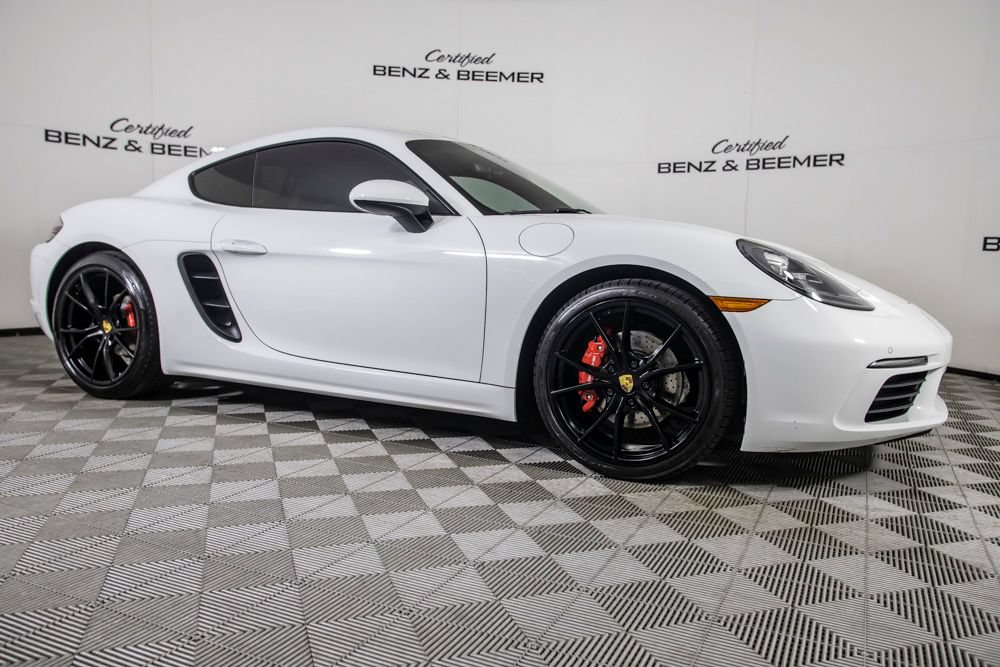Used 2018 Porsche 718 Cayman S RWD image 2