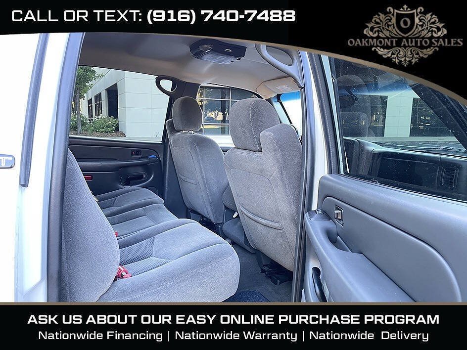 Used 2006 Chevrolet Silverado 3500 LT w/ Heavy-Duty Power Package AWD/4WD image 15