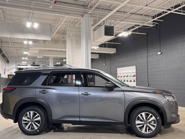 New 2025 Nissan Pathfinder SL image 5