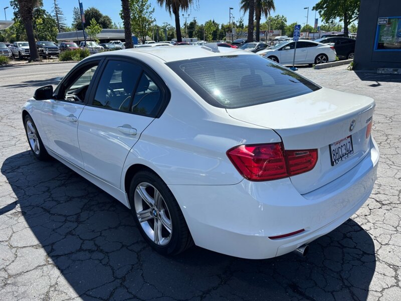 Used 2014 BMW 320i Sedan RWD image 7