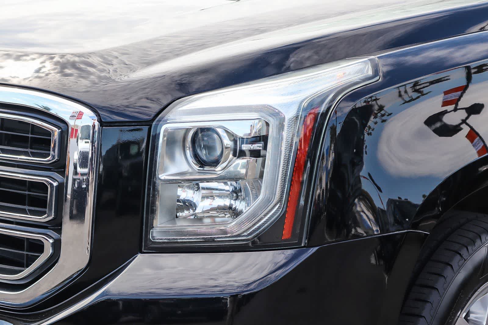 Used 2018 GMC Yukon XL SLT w/ Open Road Package AWD/4WD image 8