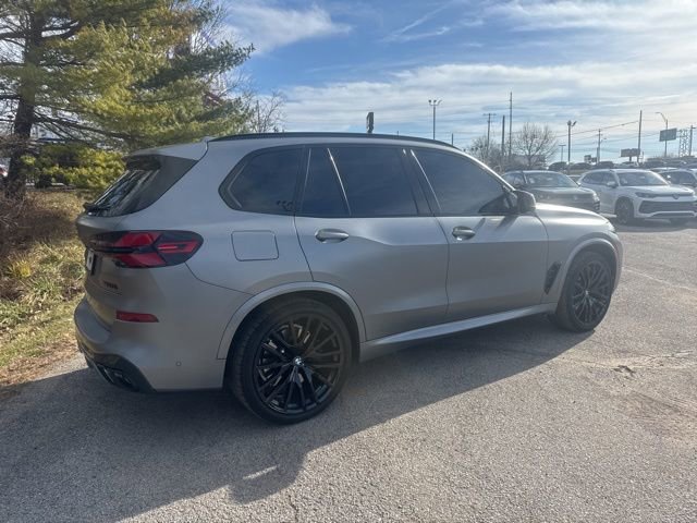 Used 2025 BMW X5 M60i w/ Executive Package image 3