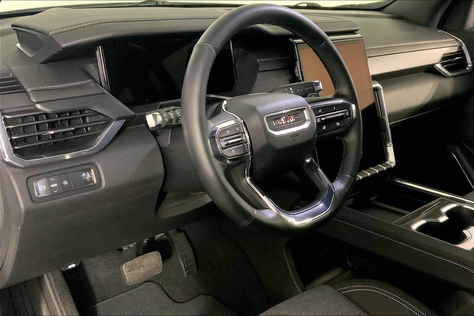Used 2025 GMC Acadia Elevation image 14