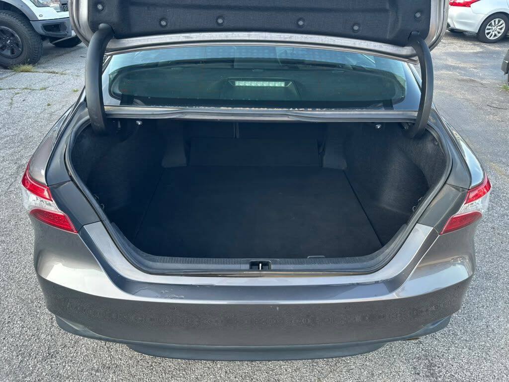 Used 2018 Toyota Camry XLE FWD image 24
