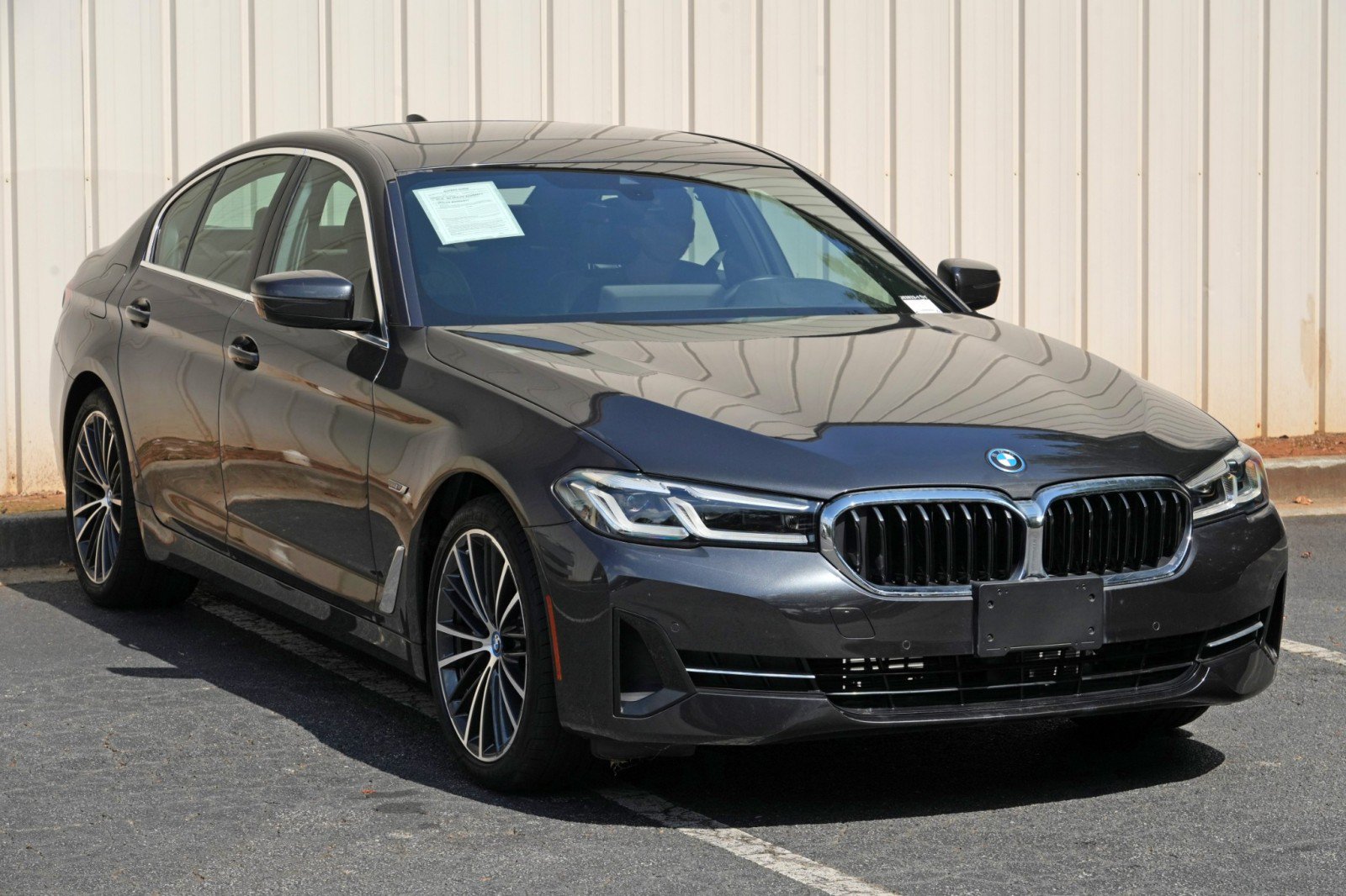 Used 2022 BMW 530e w/ Premium Package RWD image 55