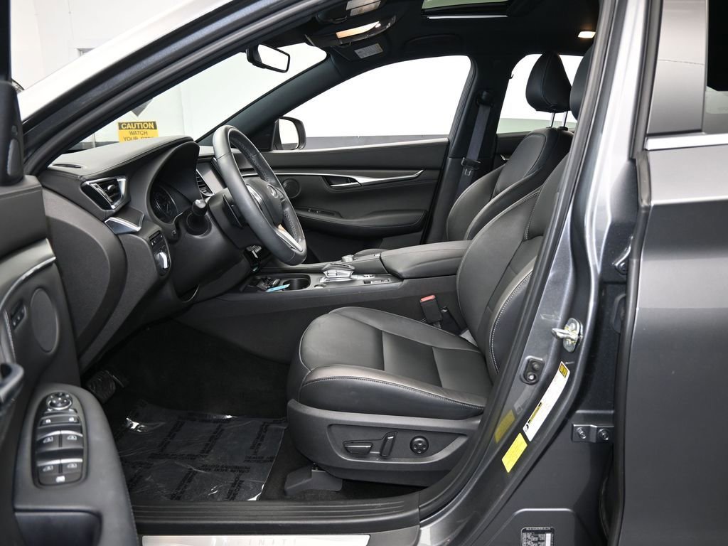 Used 2024 INFINITI QX55 Luxe w/ Cargo Package image 12