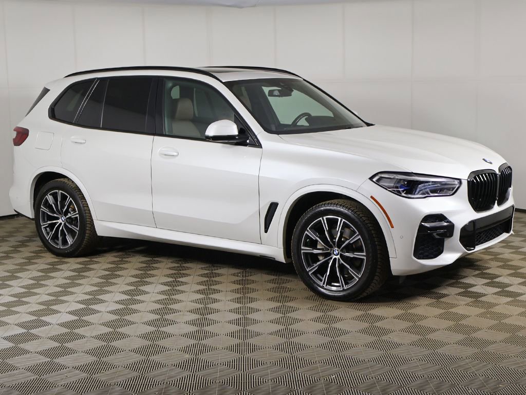 Used 2022 BMW X5 xDrive40i w/ M Sport Package image 2