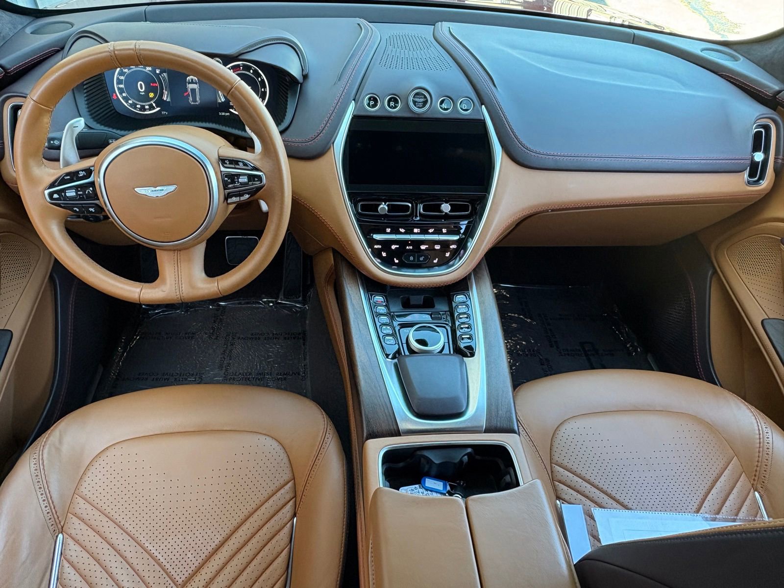 Used 2021 Aston Martin DBX image 12
