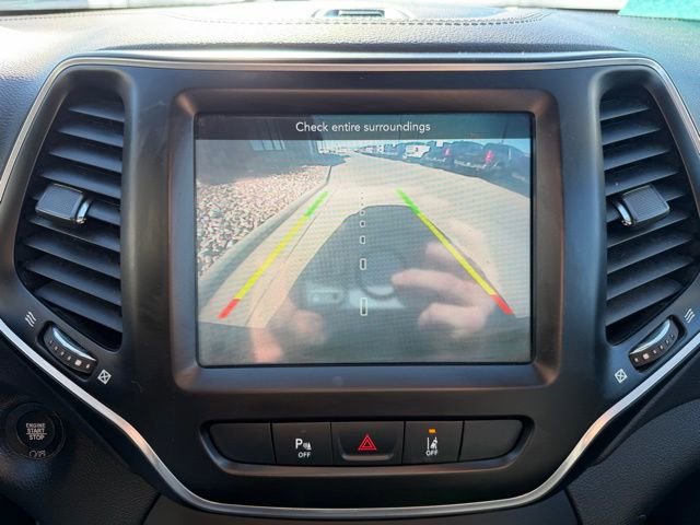 Used 2021 Jeep Cherokee Latitude Lux w/ Comfort/Convenience Group image 22