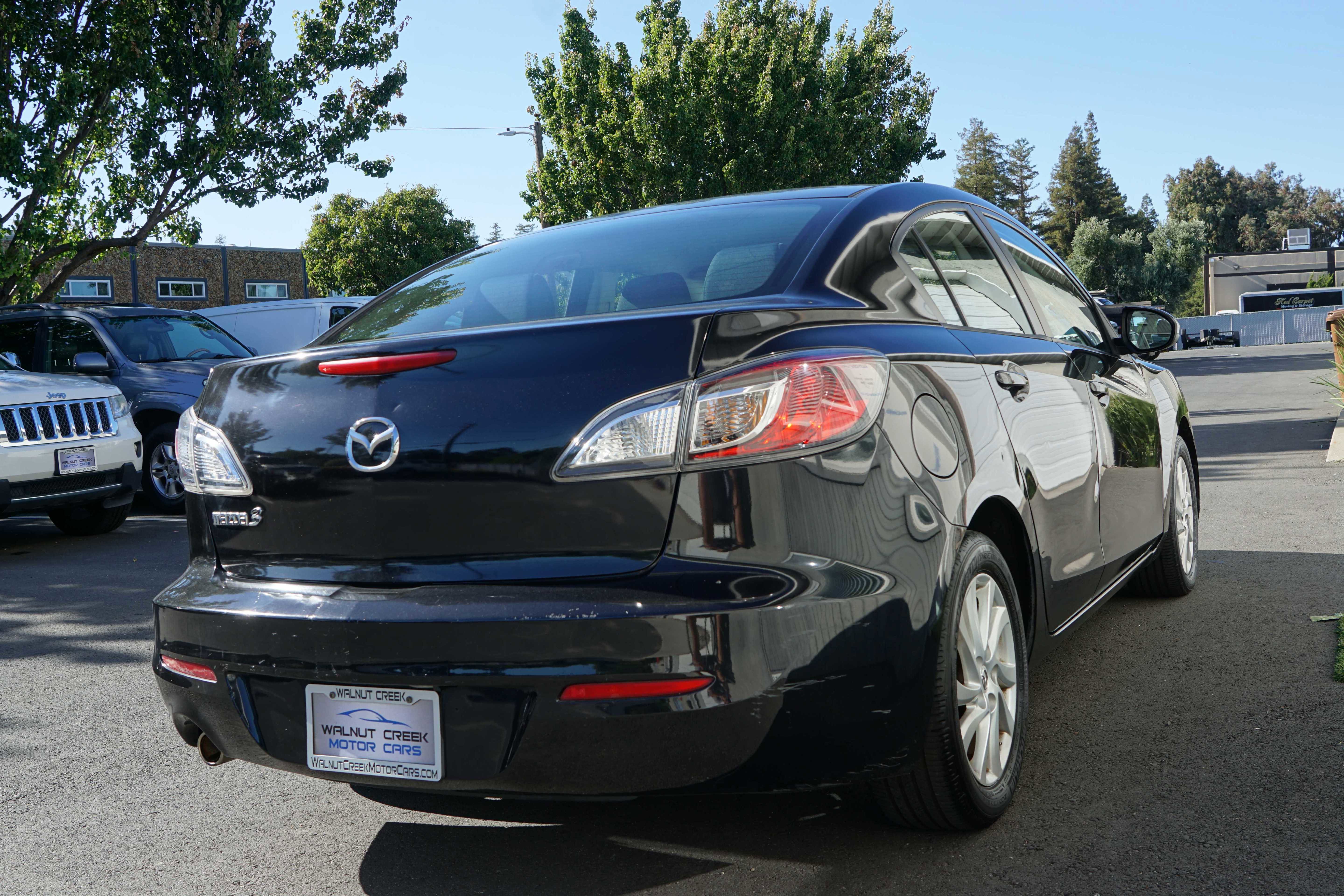 Used 2012 MAZDA MAZDA3 i Touring FWD image 11