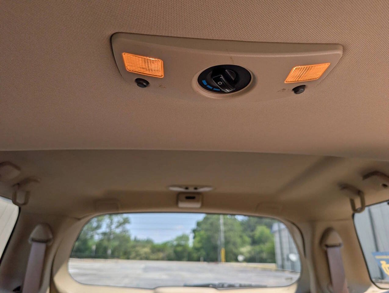 Used 2009 Cadillac SRX AWD w/ Third Row Seating Package image 13