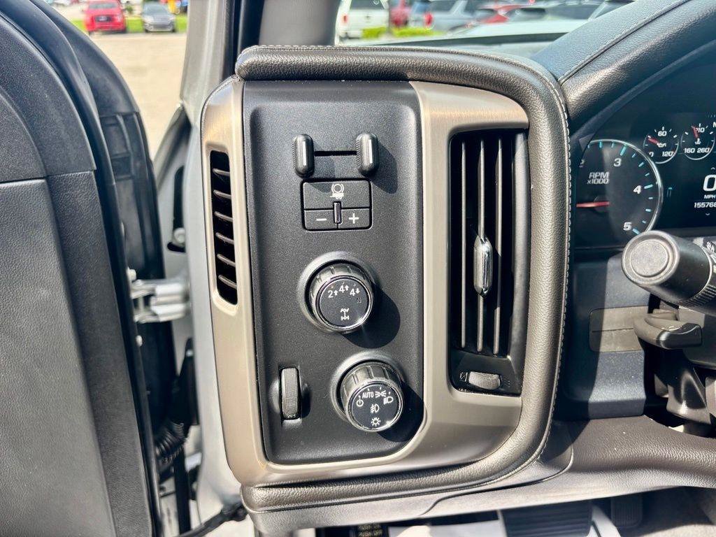 Used 2019 GMC Sierra 2500 Denali w/ Duramax Plus Package AWD/4WD image 17