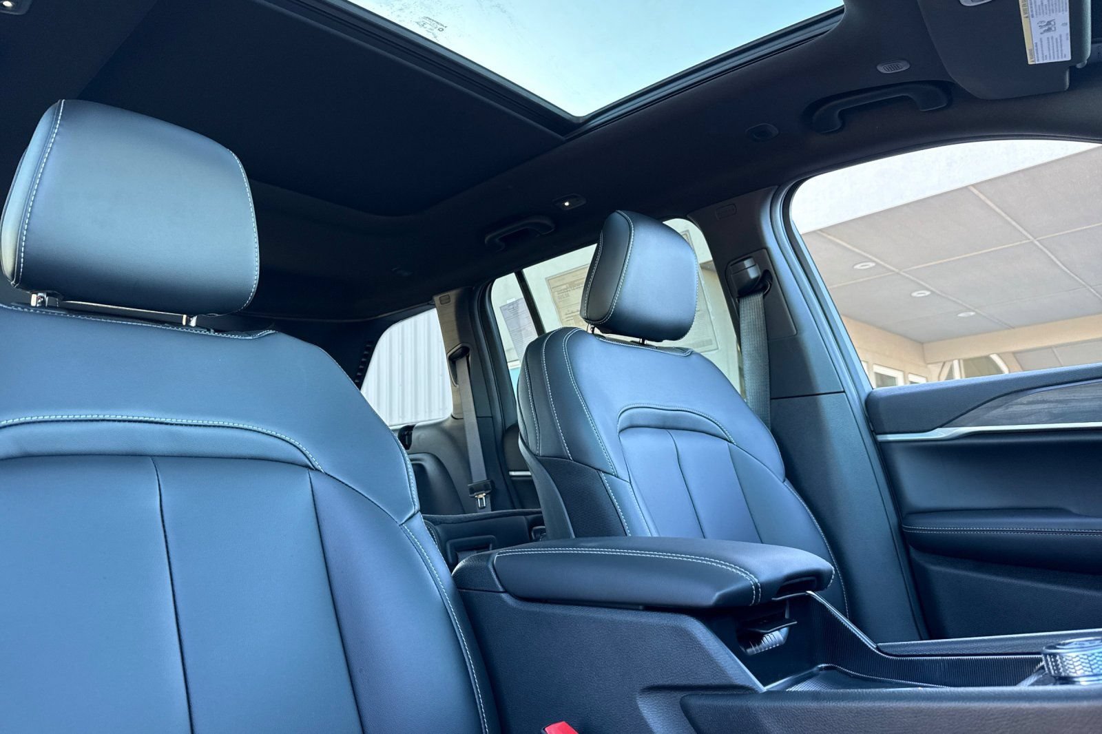 New 2026 Jeep Grand Cherokee Limited AWD/4WD image 16