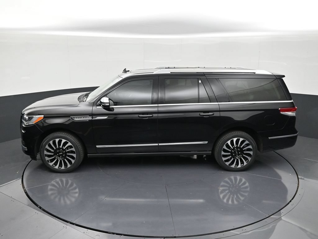 Used 2024 Lincoln Navigator L Black Label AWD/4WD image 14