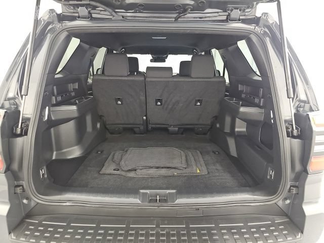 Used 2025 Toyota 4Runner SR5 AWD/4WD image 31