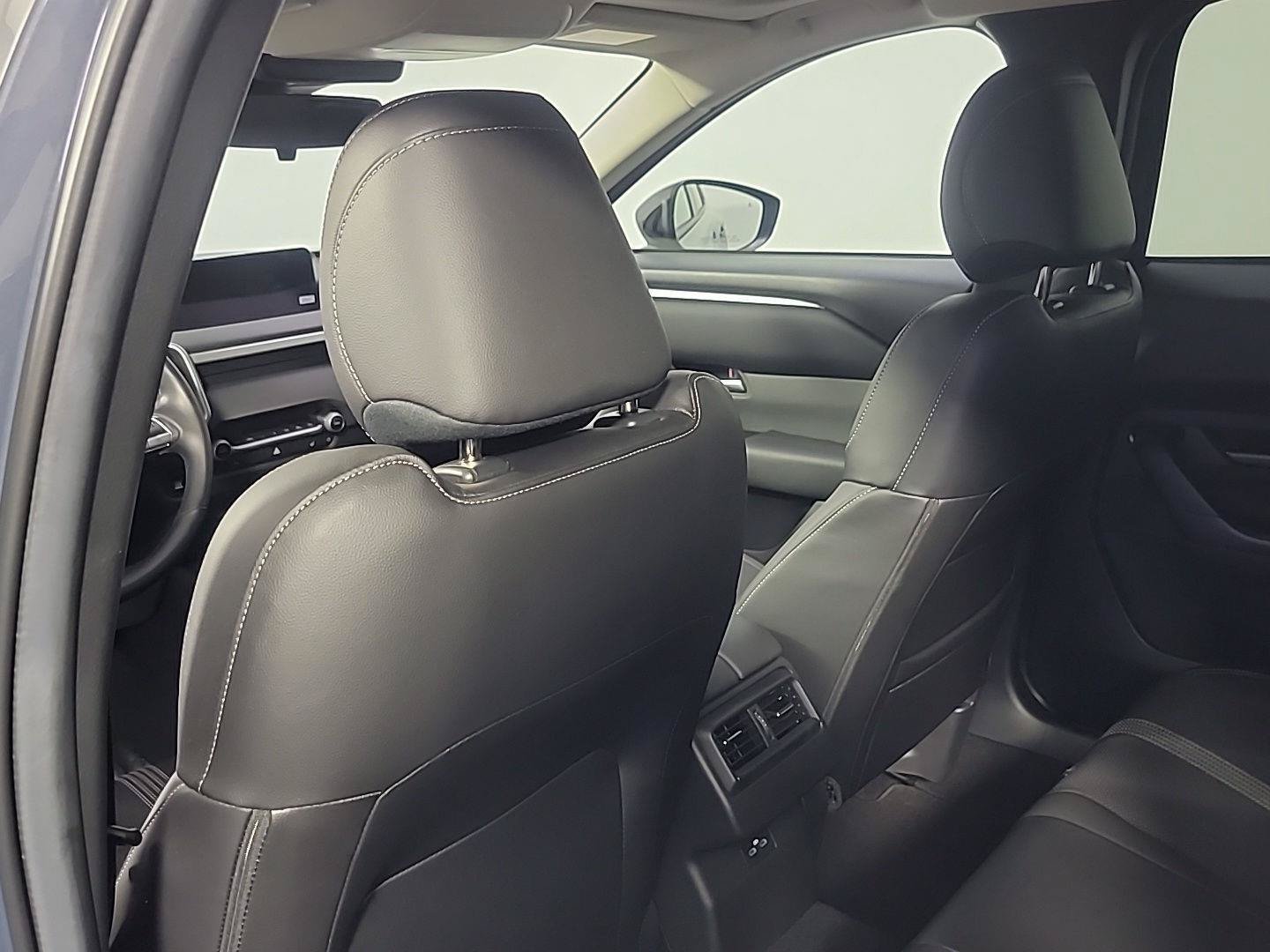 Used 2025 MAZDA CX-50 AWD 2.5 S w/ Premium Package image 19