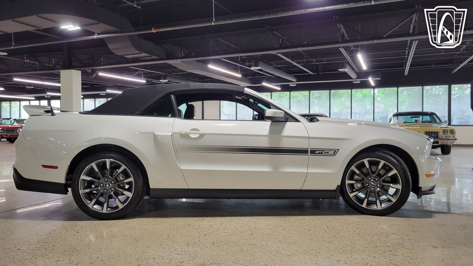 Used 2011 Ford Mustang GT Premium w/ Electronics Pkg RWD image 38