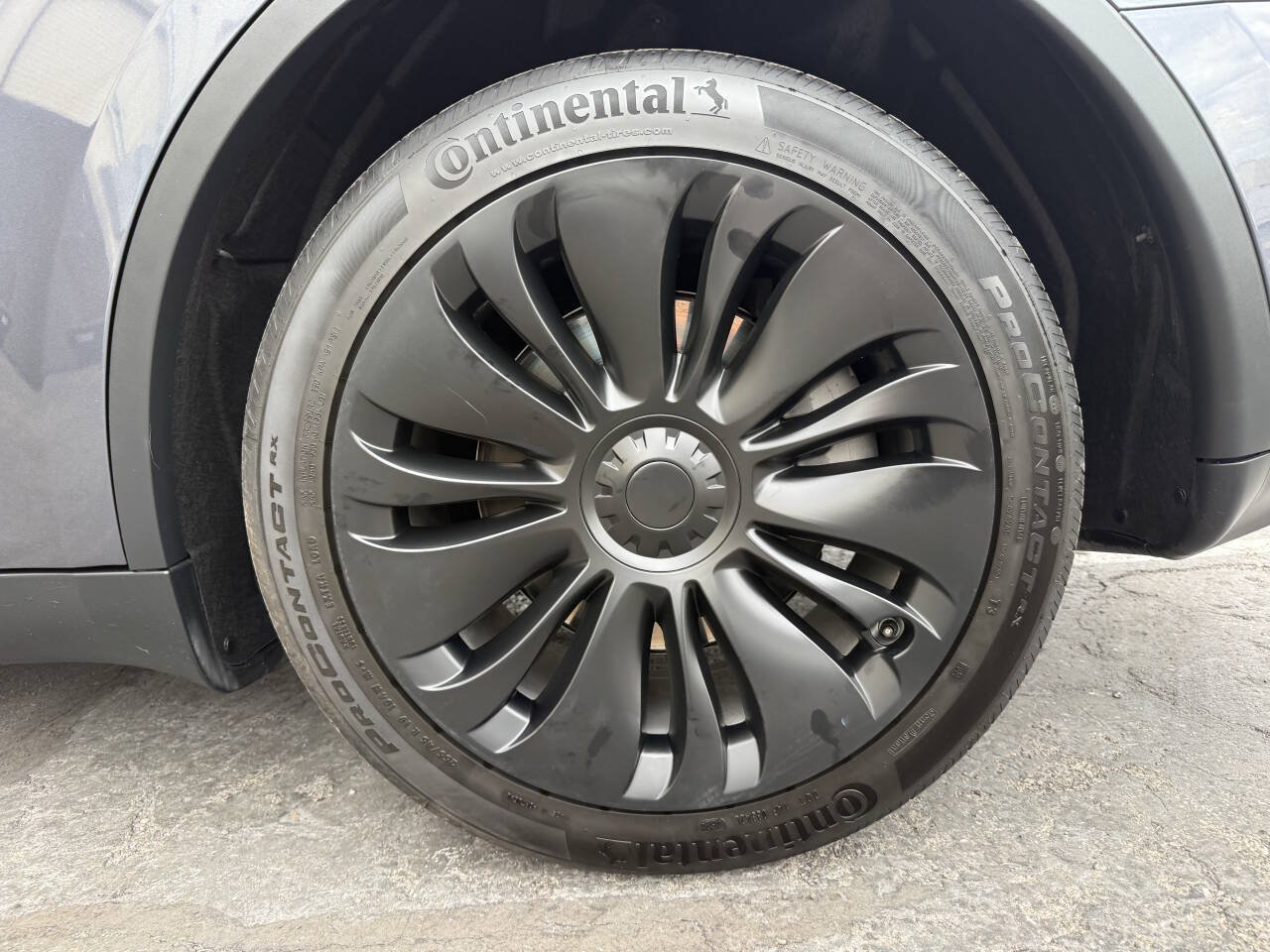 Used 2023 Tesla Model Y Long Range AWD/4WD image 24