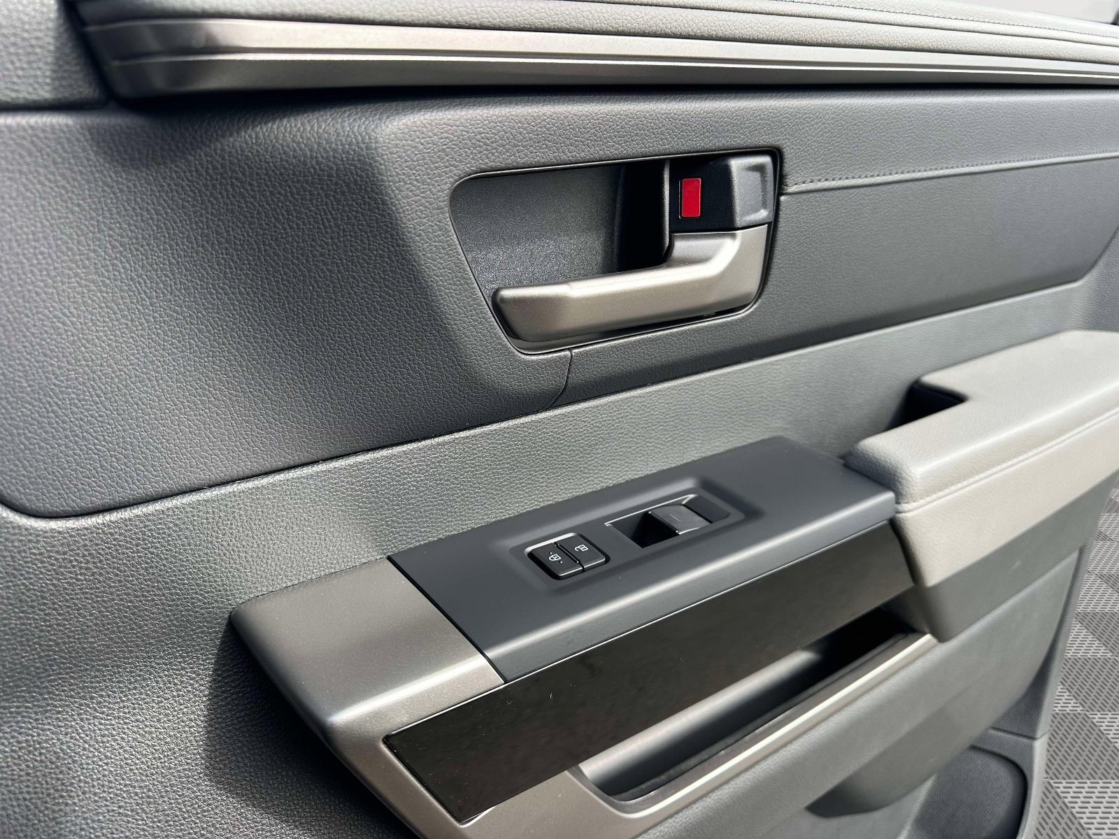 Used 2025 Toyota Tundra Limited image 28