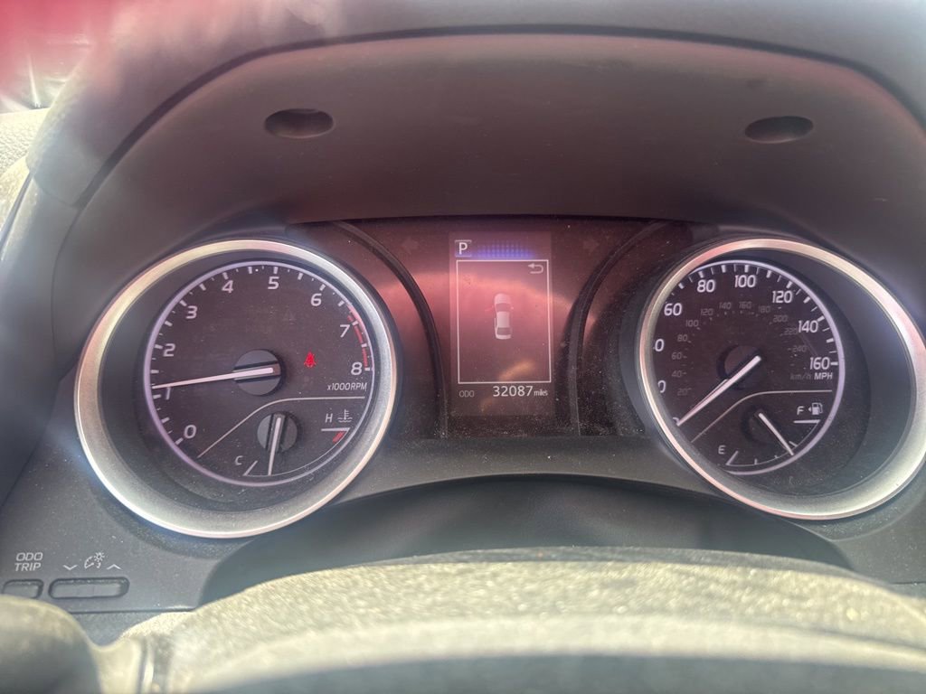 Used 2022 Toyota Camry LE image 6