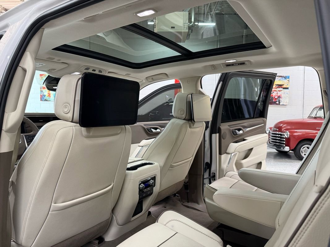 Used 2024 GMC Yukon XL Denali w/ Advanced Technology Package image 14