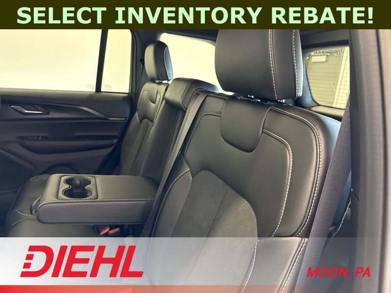 New 2025 Jeep Grand Cherokee Altitude w/ Trailer Tow Package AWD/4WD image 17