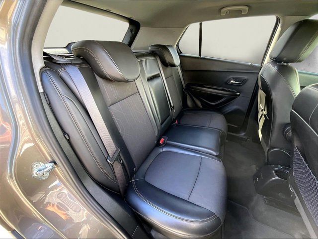 Used 2021 Chevrolet Trax LT w/ Driver Confidence Package image 29