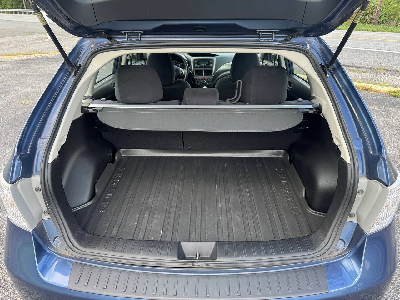 Used 2011 Subaru Impreza 2.5i Premium w/ PWR Moonroof Value Pkg AWD/4WD image 6