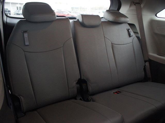 Used 2023 Toyota Sienna XLE image 20