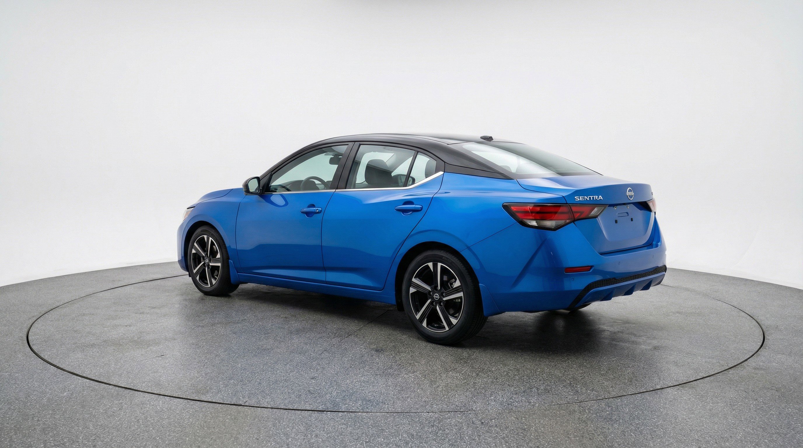 Used 2025 Nissan Sentra SV image 6