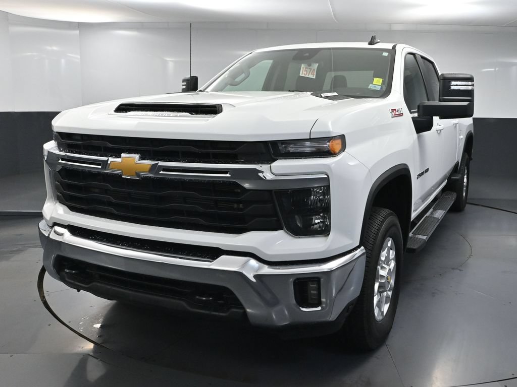 Used 2025 Chevrolet Silverado 2500 LT AWD/4WD image 9