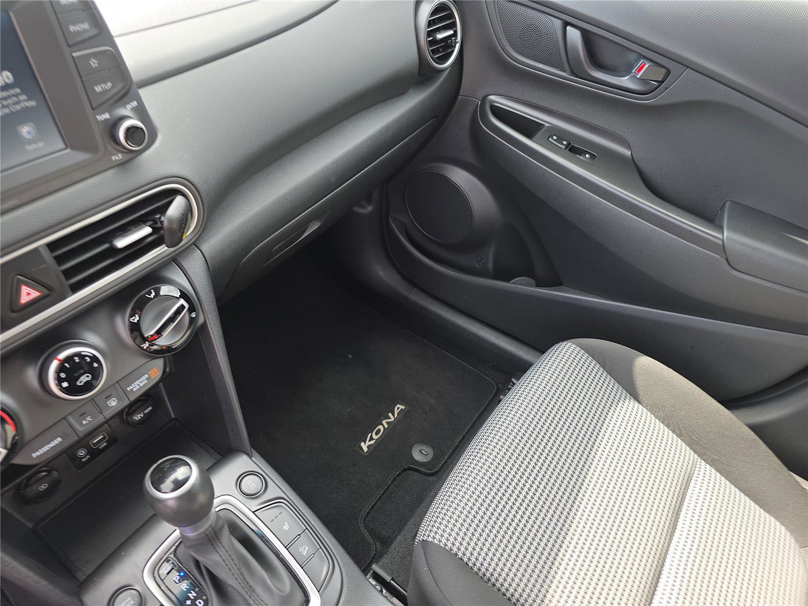 Used 2020 Hyundai Kona SEL image 25