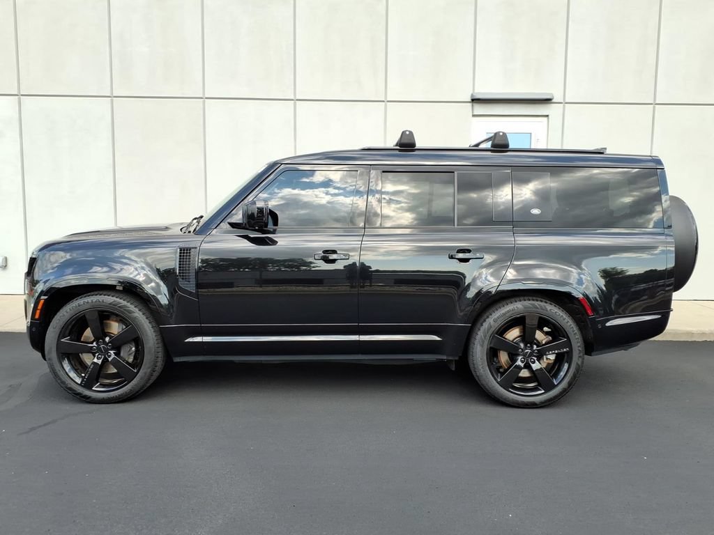 Certified 2023 Land Rover Defender 130 X-Dynamic SE AWD/4WD image 3