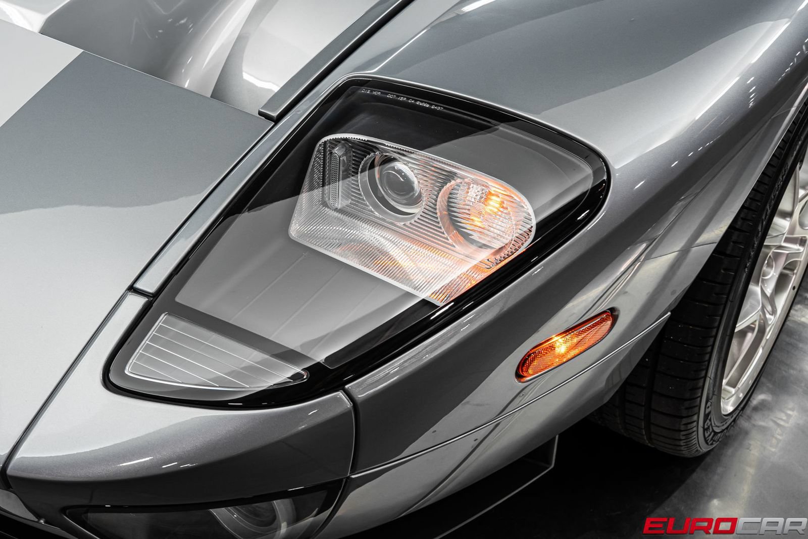 Used 2006 Ford GT RWD image 12