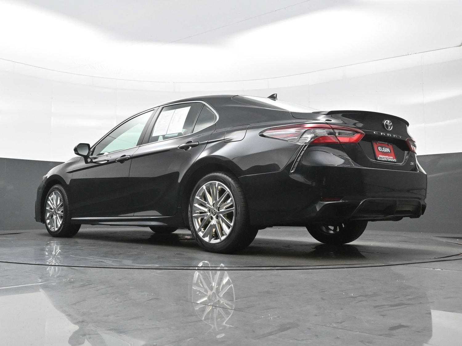 Used 2024 Toyota Camry SE FWD image 29