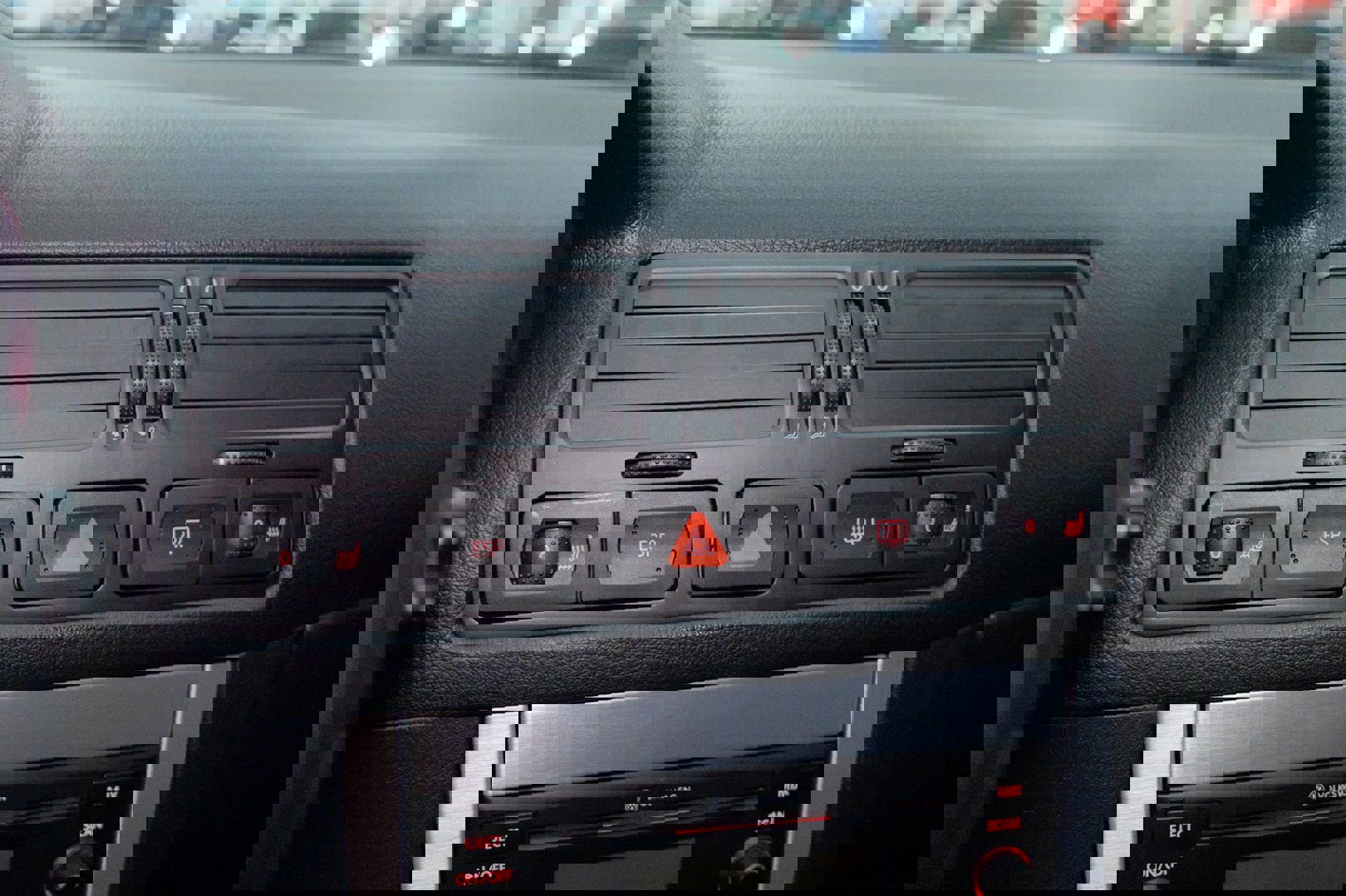 Used 2004 Volkswagen R32 image 40