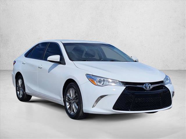 Used 2017 Toyota Camry SE image 3