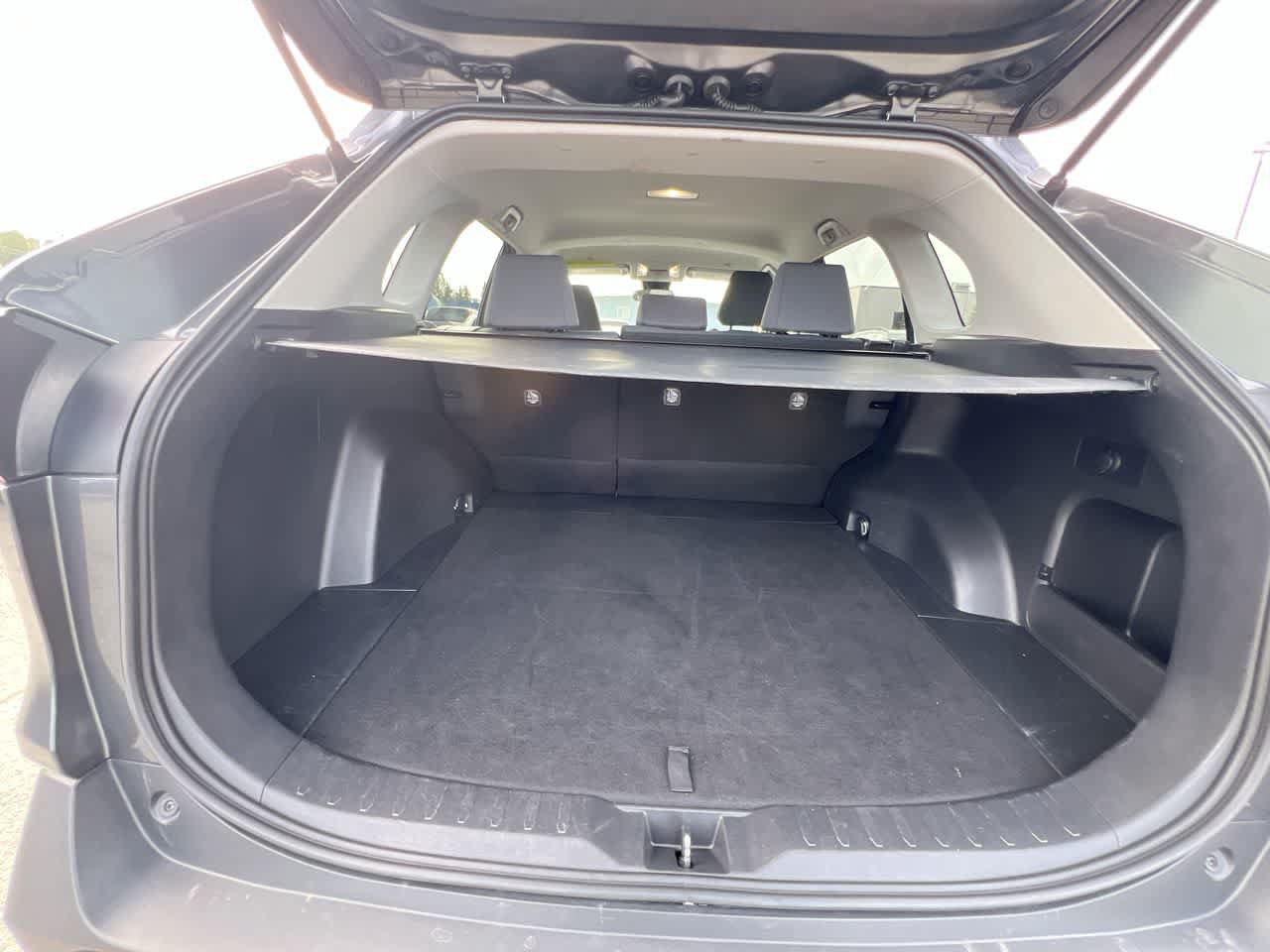 Used 2025 Toyota RAV4 XLE AWD/4WD image 24