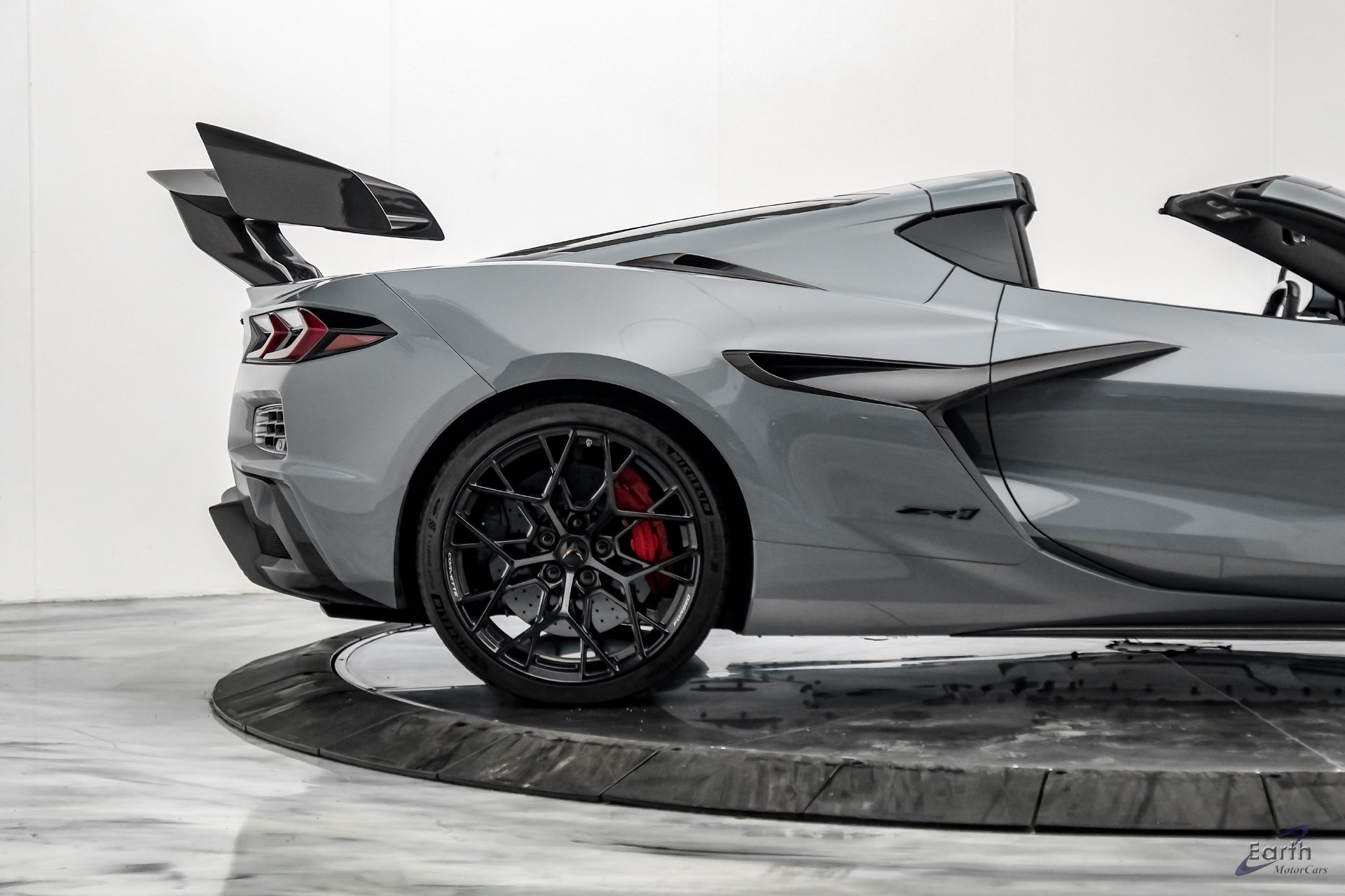 Used 2025 Chevrolet Corvette ZR1 w/ ZR1 Carbon Fiber Aero Package RWD image 29